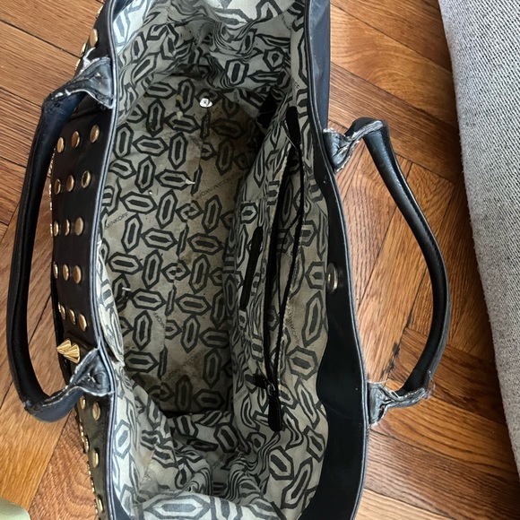 Large Rebecca Minkoff navy cross body with gold grommet details and handles - Picture 2 of 4